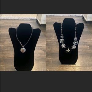 Lot of 2 Necklaces